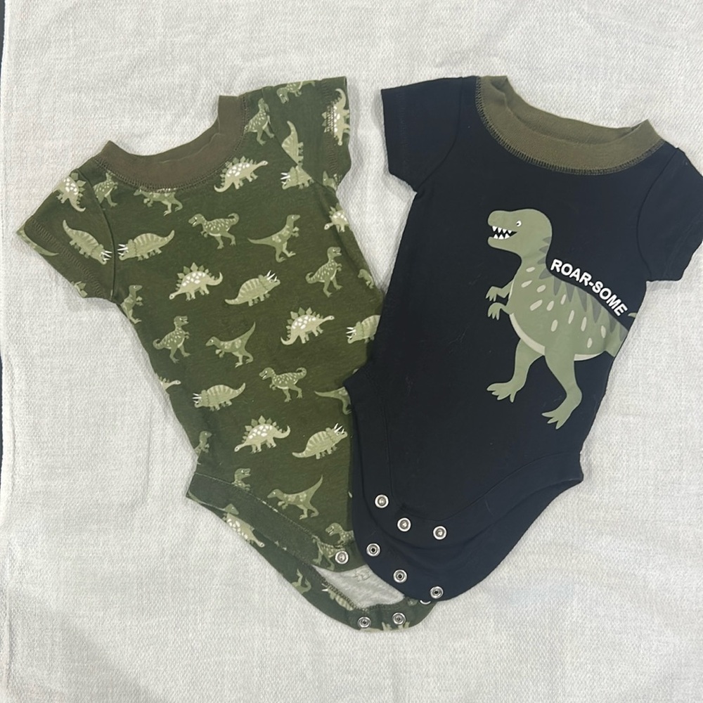 Boys bodysuit size 0-3m